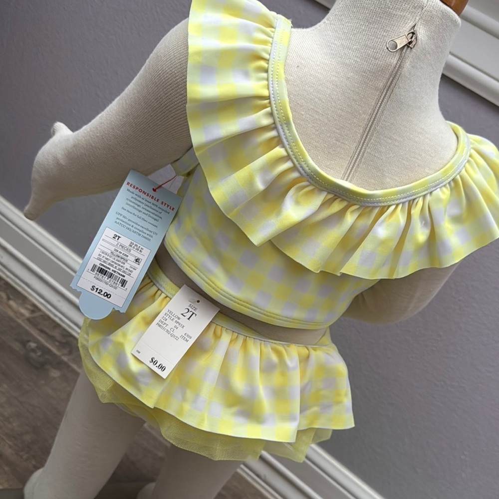 Yellow Ruffled Baby Outfit - Picture 3 of 3
